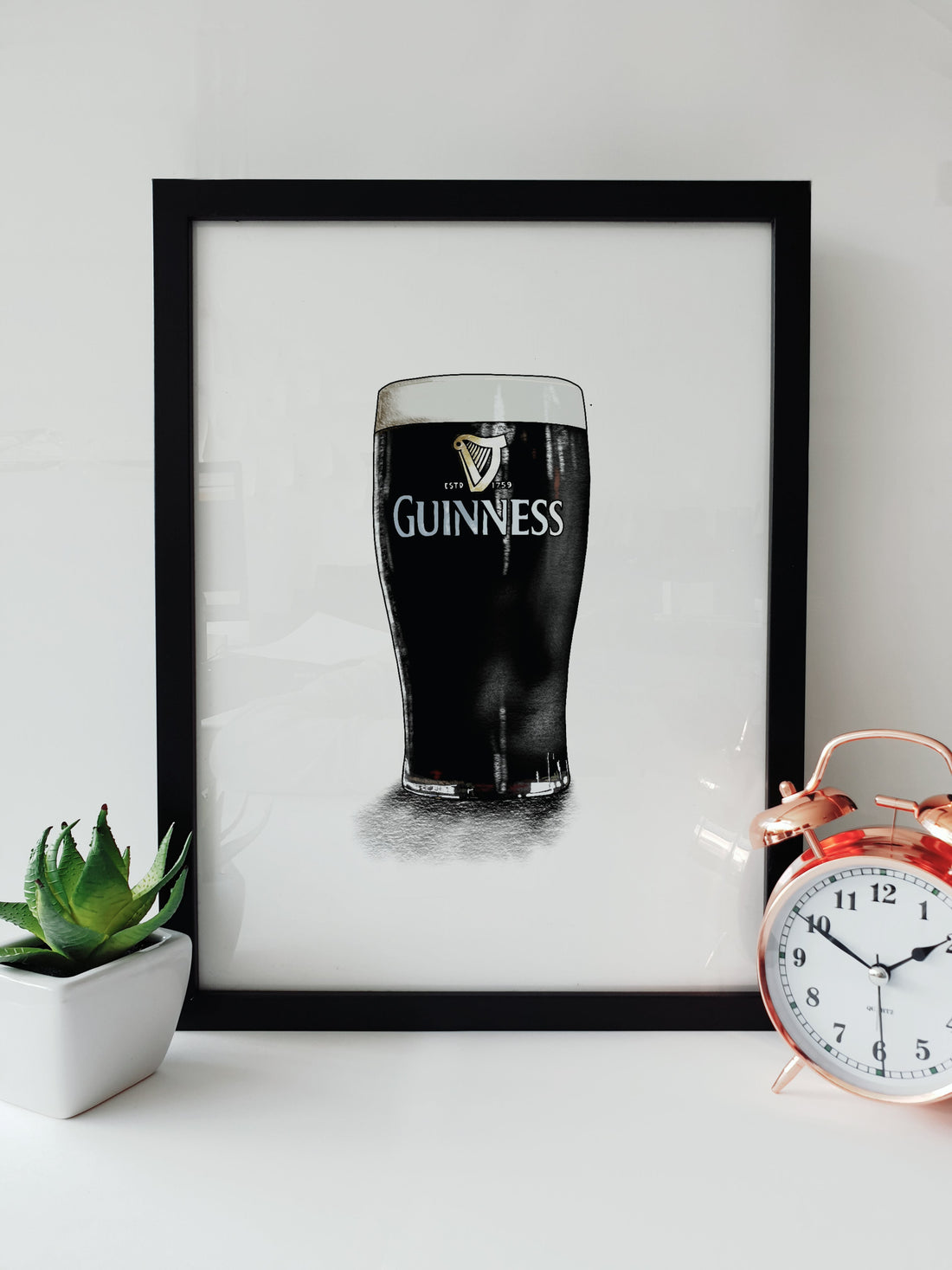 High quality hand drawn illustrated print.  A unique Guinness themed print which features a hand drawn illustrations of the perfect pint of Guinness.